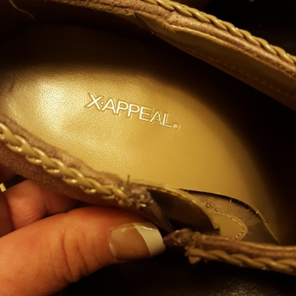 Brown suede ankle boots - Picture 3 of 3